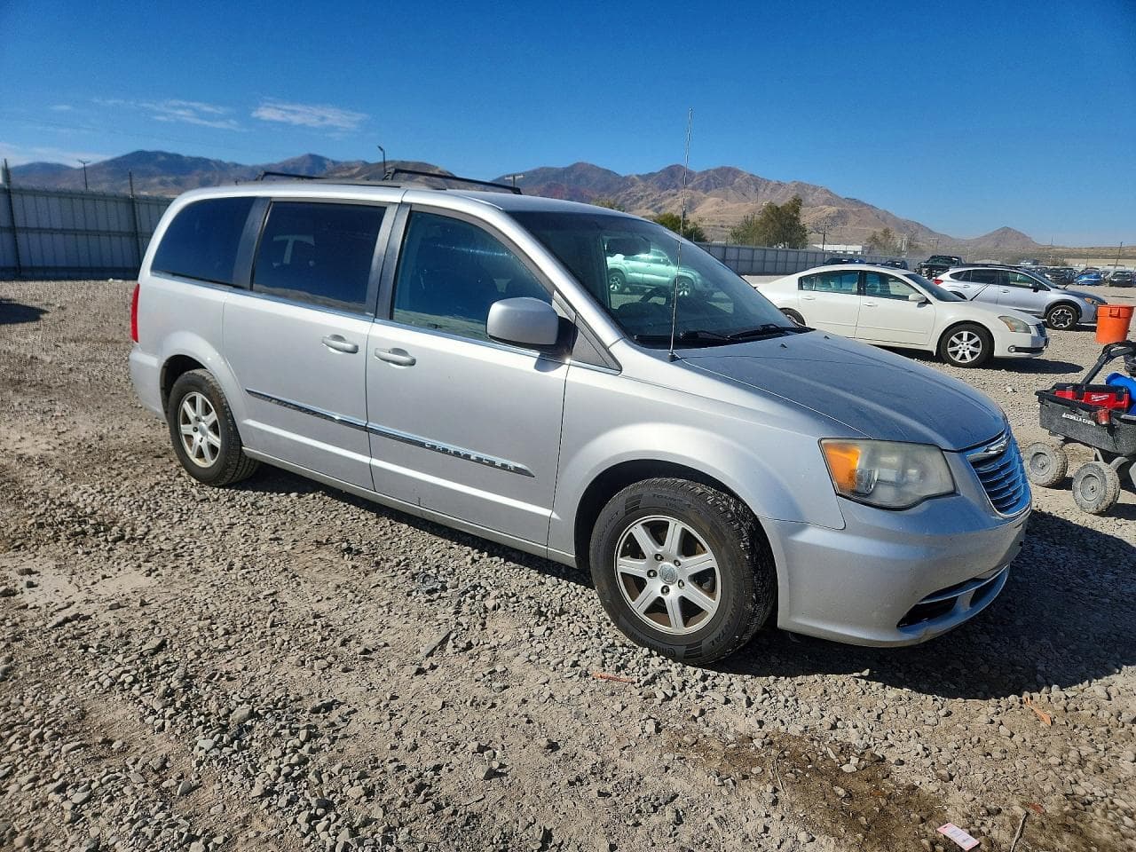 2012 Chrysler Town & Country Touring - foto 4