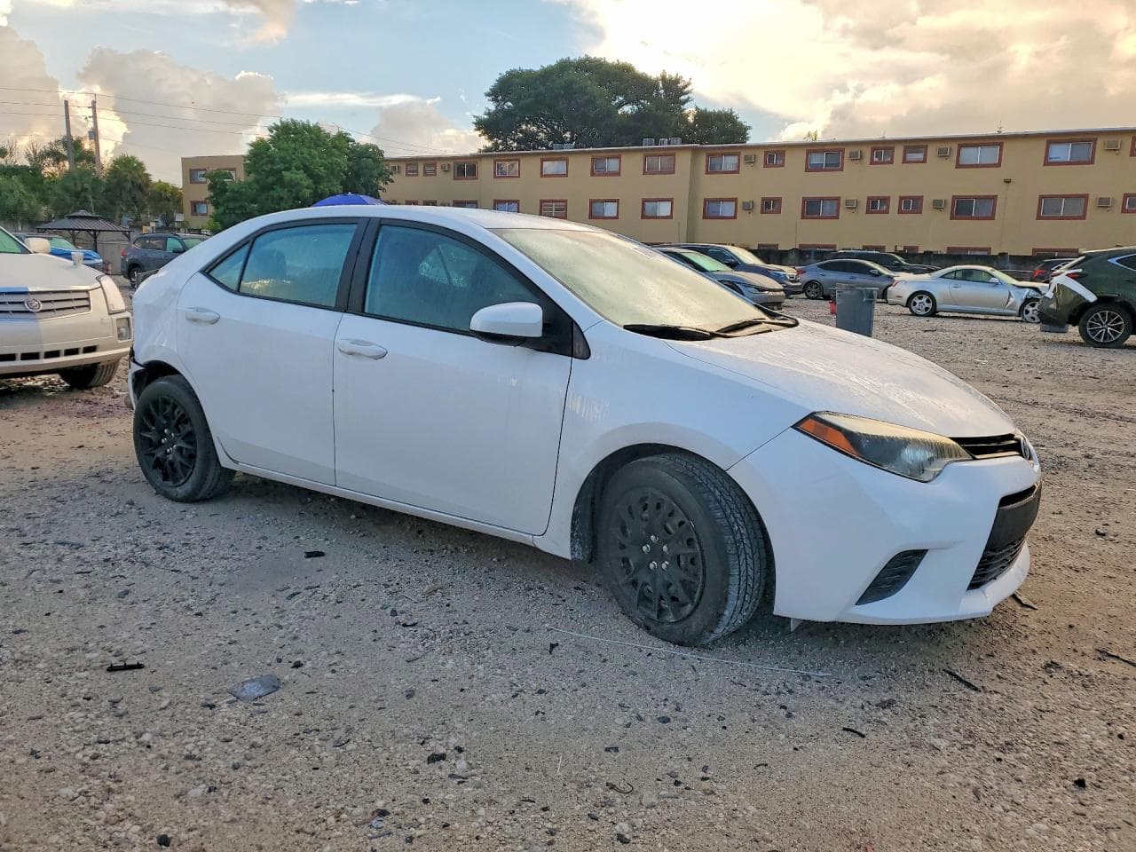 2014 Toyota Corolla Le - foto 4