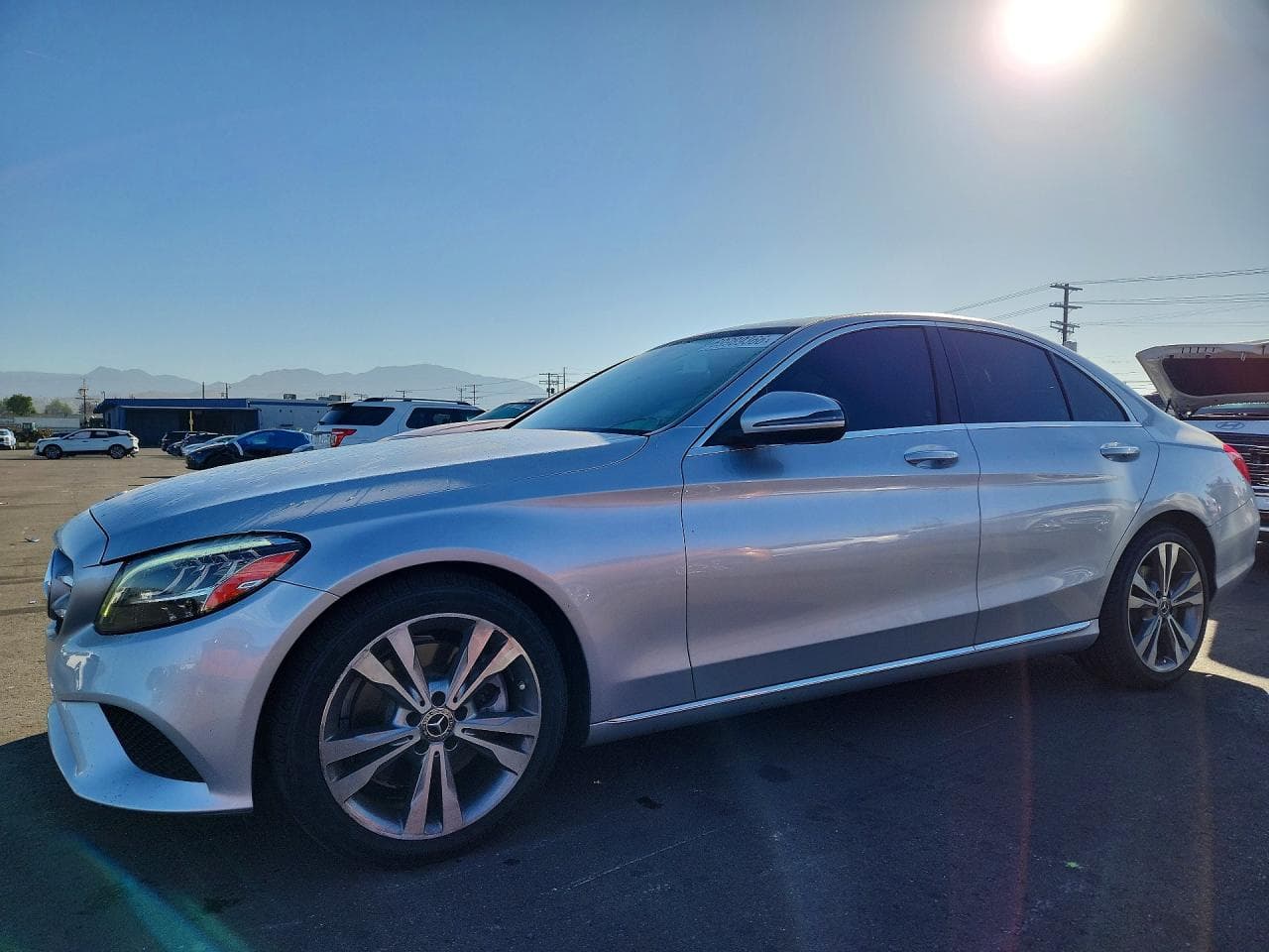 Mercedes-Benz C-klasse 2020 z USA