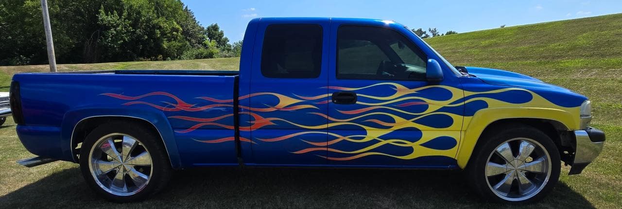 2004 GMC New Sierra C1500 - foto 2