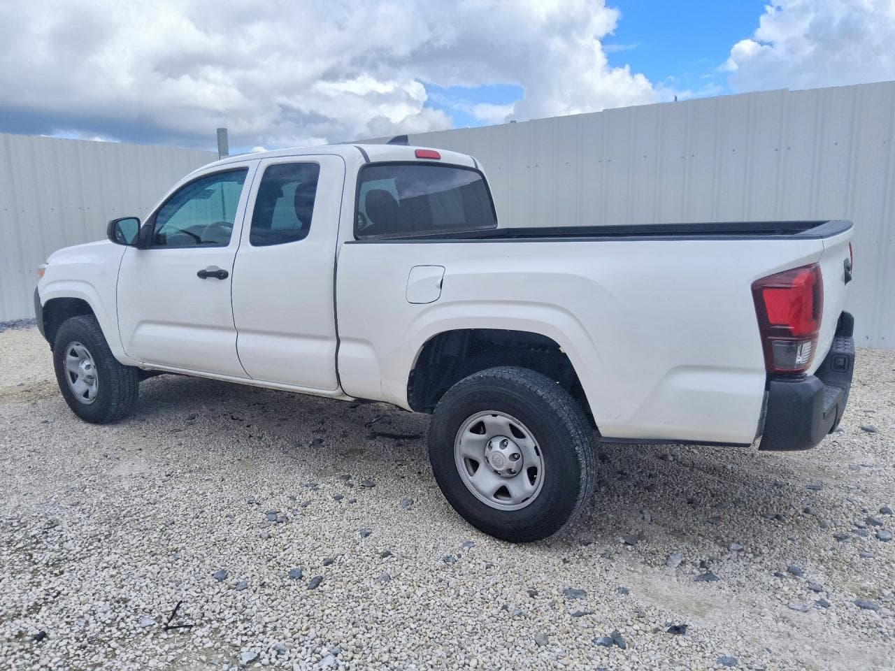 2023 Toyota Tacoma Sr - foto 2