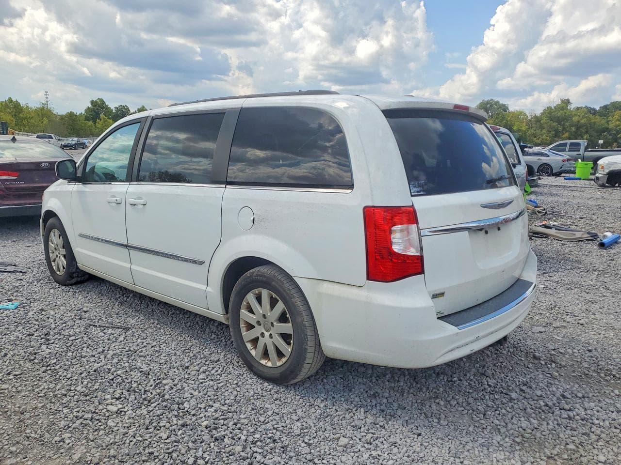2015 Chrysler Town & Country Touring - foto 2