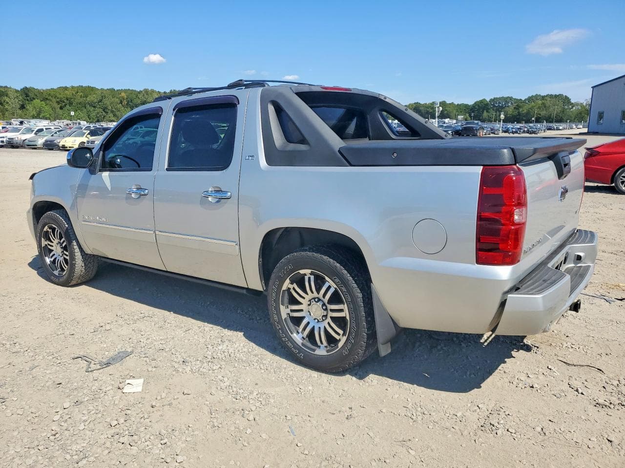 2010 Chevrolet Avalanche Ltz - foto 2