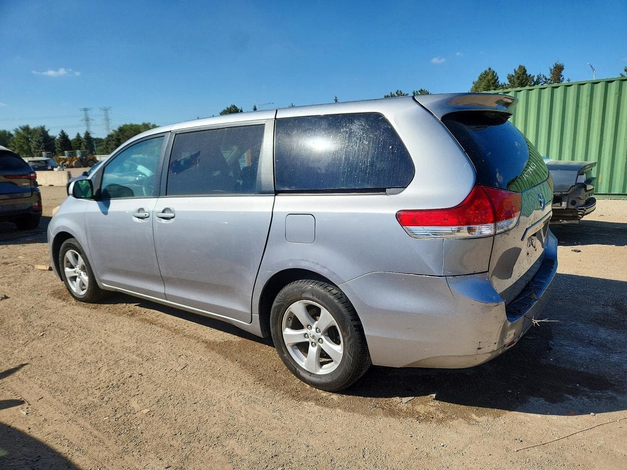 2012 Toyota Sienna Le 8-Passenger - foto 2