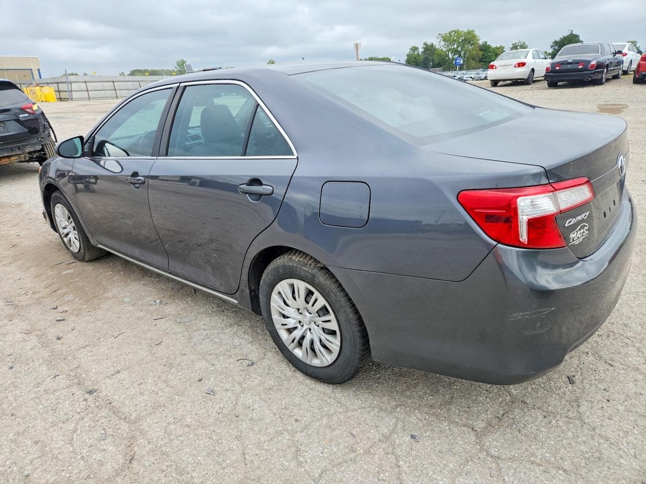 2012 Toyota Camry Le - foto 2