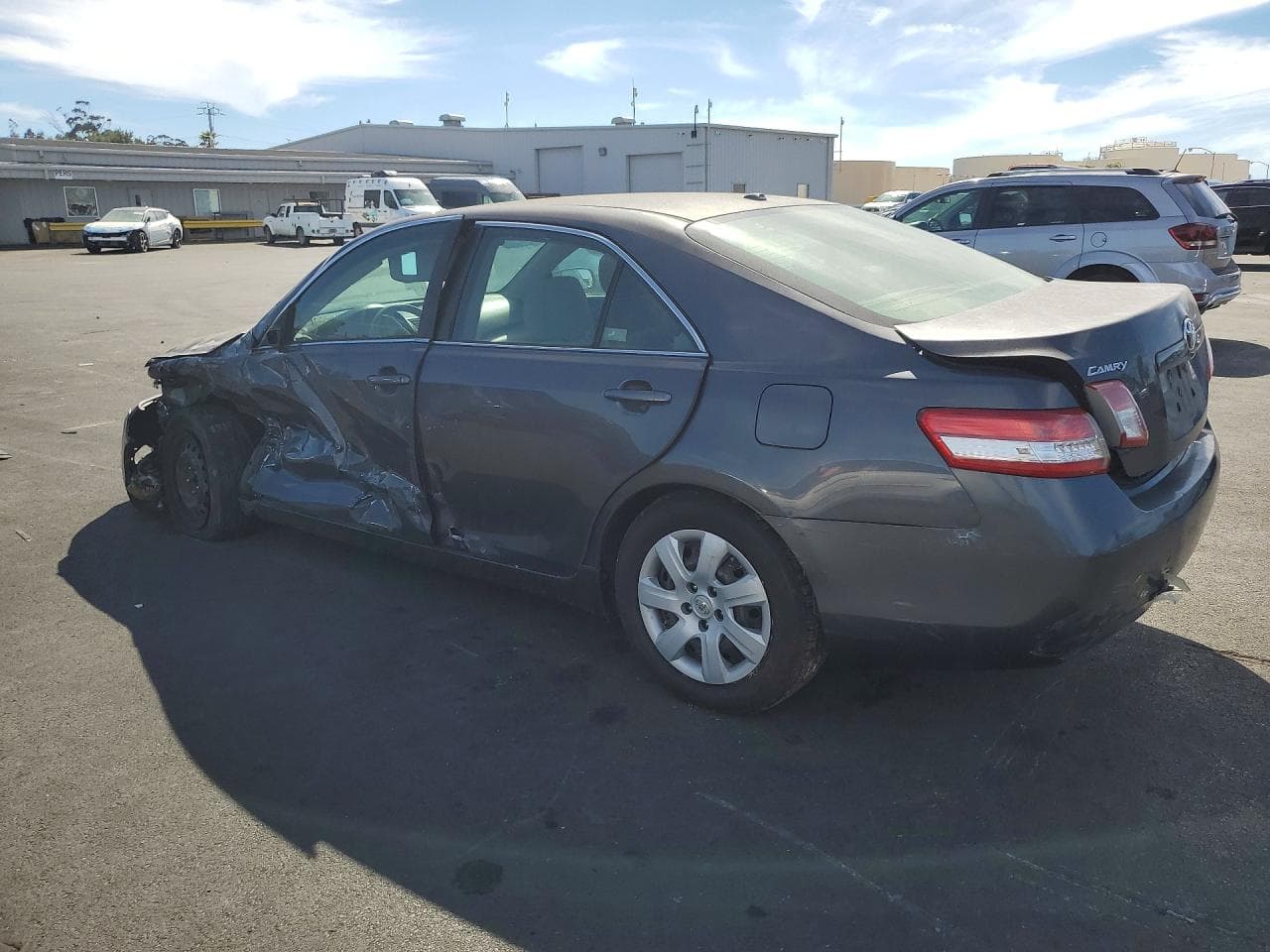 2011 Toyota Camry Le - foto 2