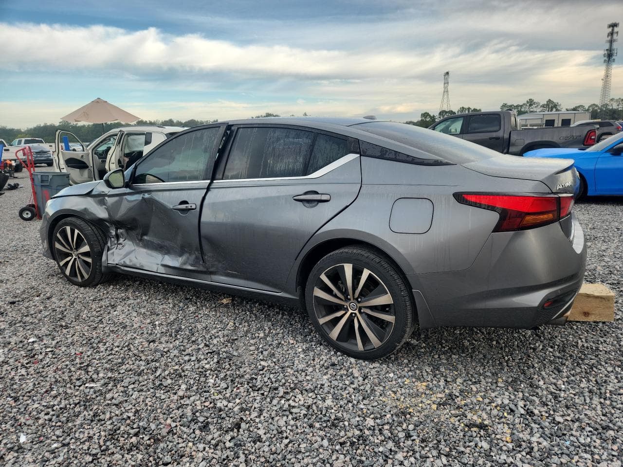 2020 Nissan Altima Sr - foto 2