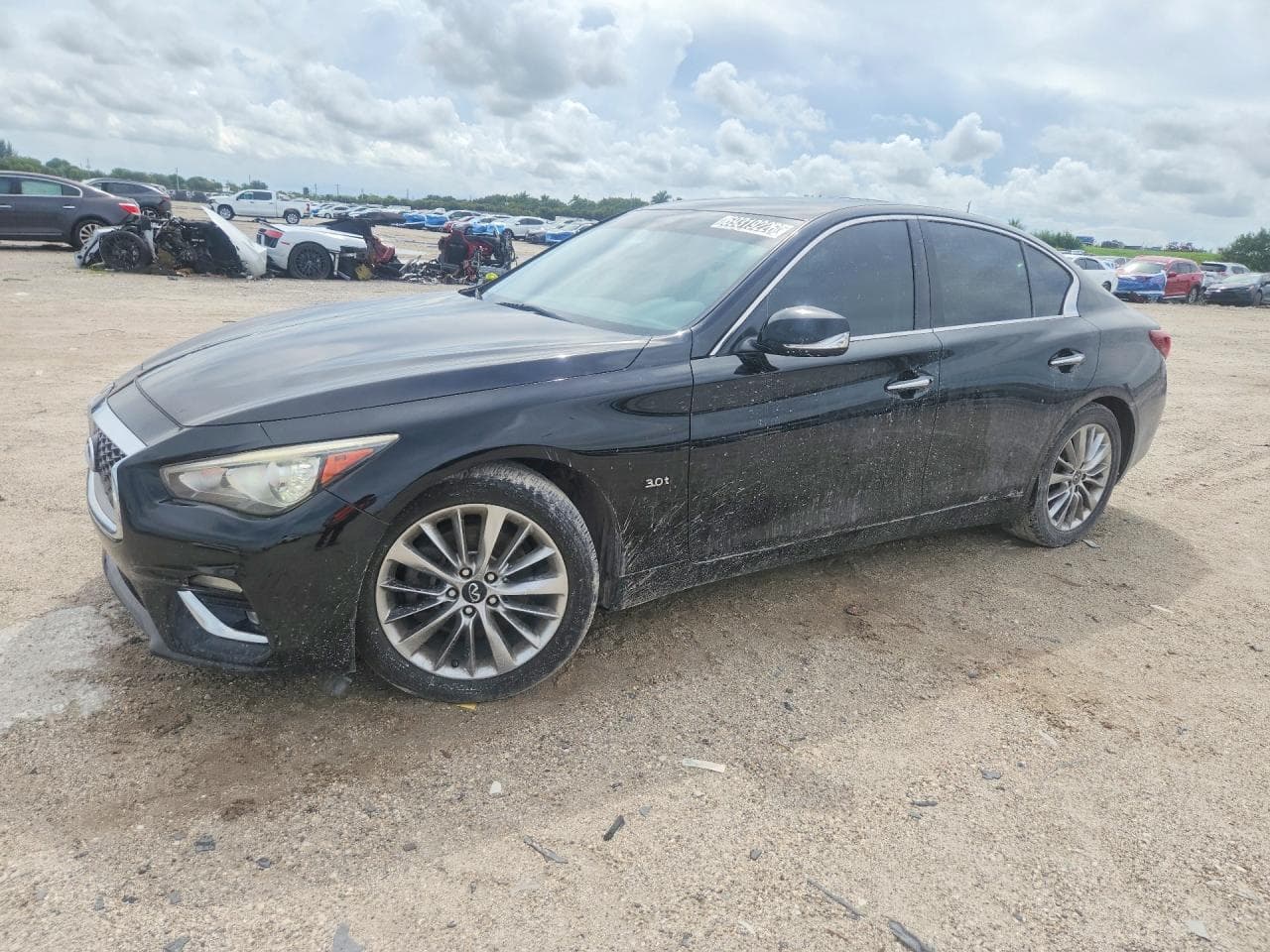 Infiniti Q50 2019 z USA