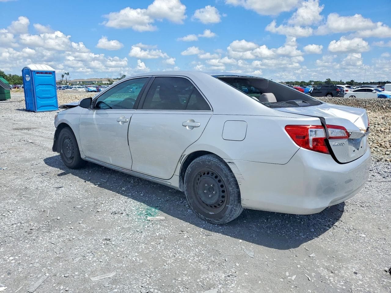 2014 Toyota Camry Le - foto 2