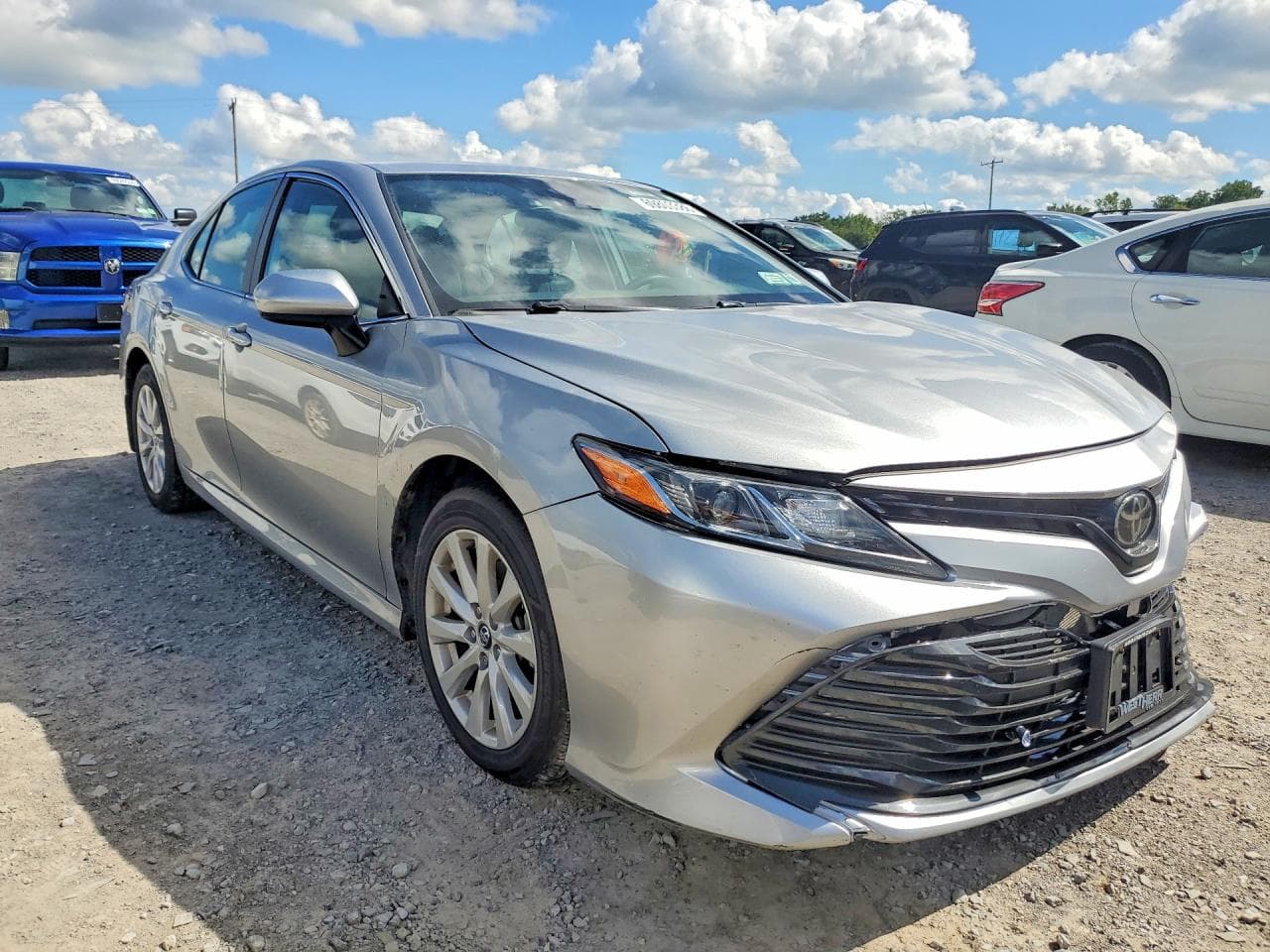2020 Toyota Camry - foto 4