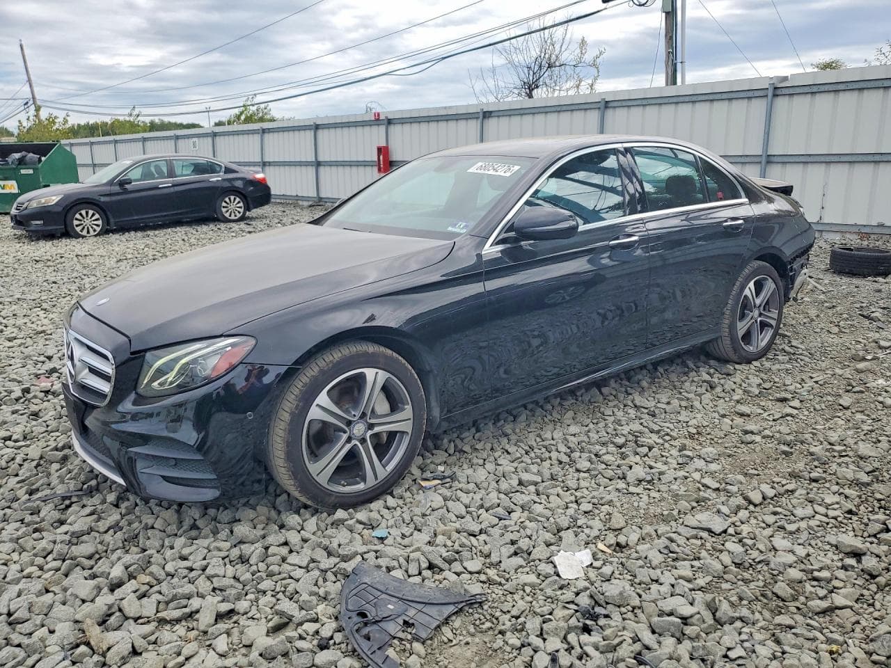 Mercedes-Benz E-klasse 2017 z USA