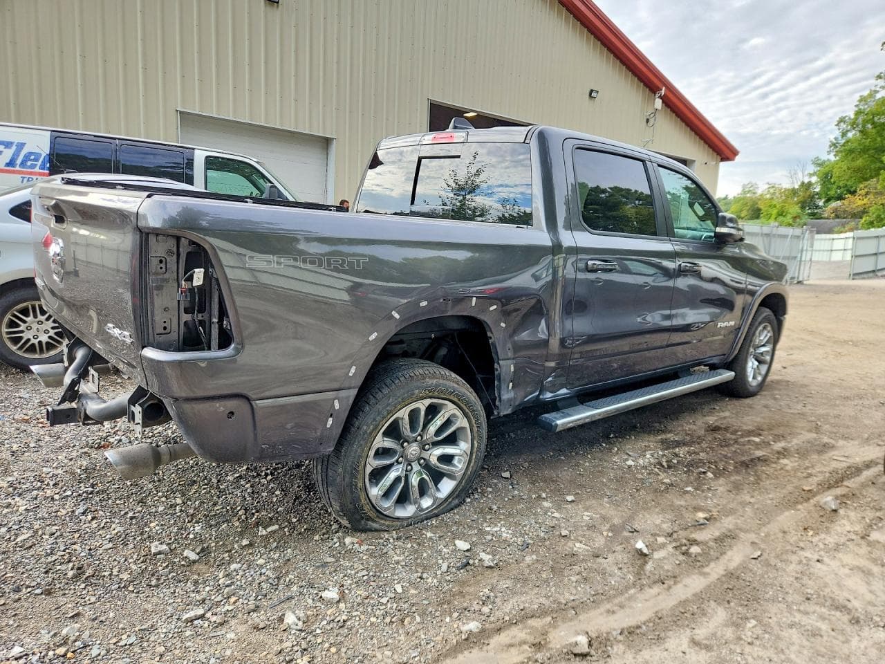 2021 Ram 1500 Laramie - foto 3