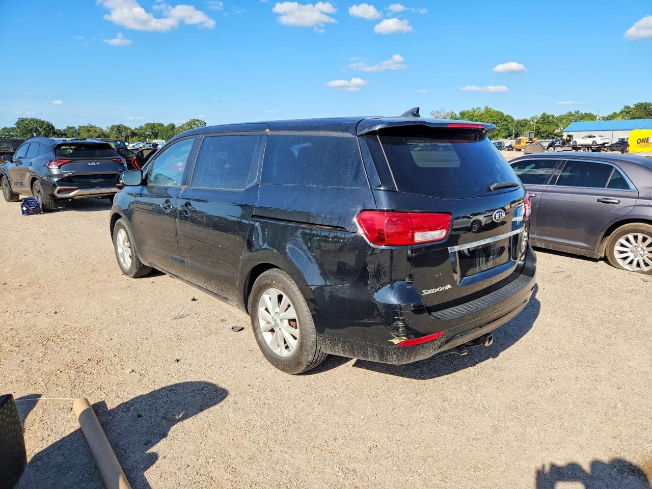 2017 Kia Sedona Lx - foto 2