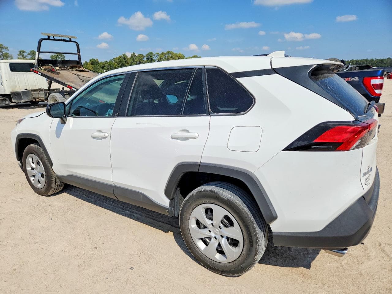 2024 Toyota Rav4 Le - foto 2
