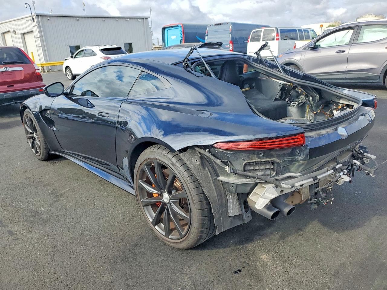 2020 Aston Martin Vantage - foto 2