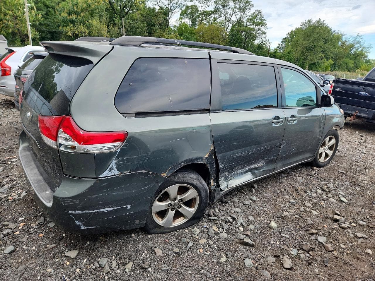 2013 Toyota Sienna Le - foto 3