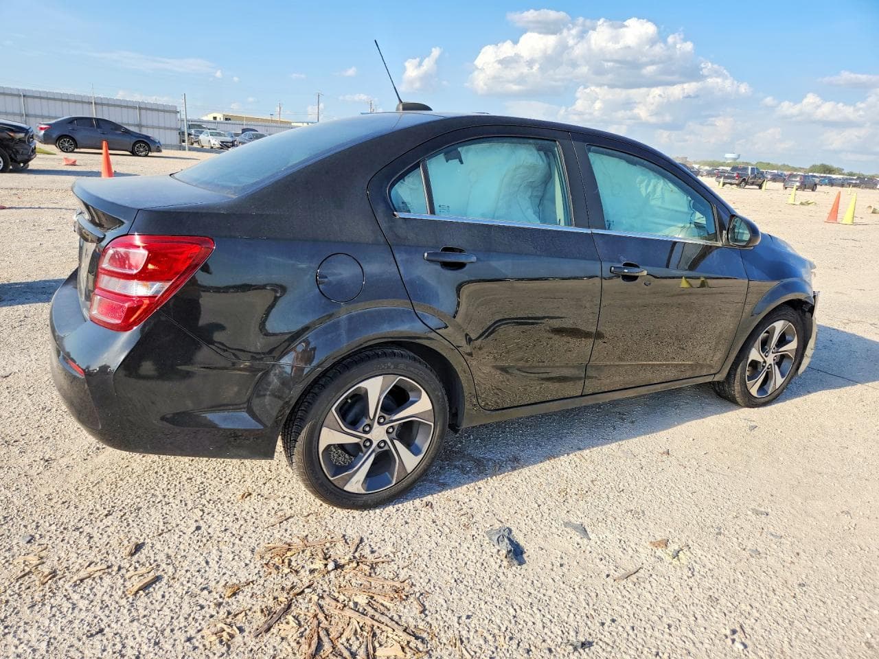 2020 Chevrolet Sonic Premier - foto 3