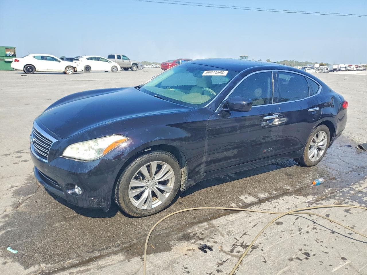 2011 Infiniti M z USA