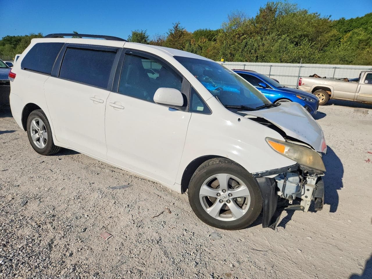 2011 Toyota Sienna Le - foto 4