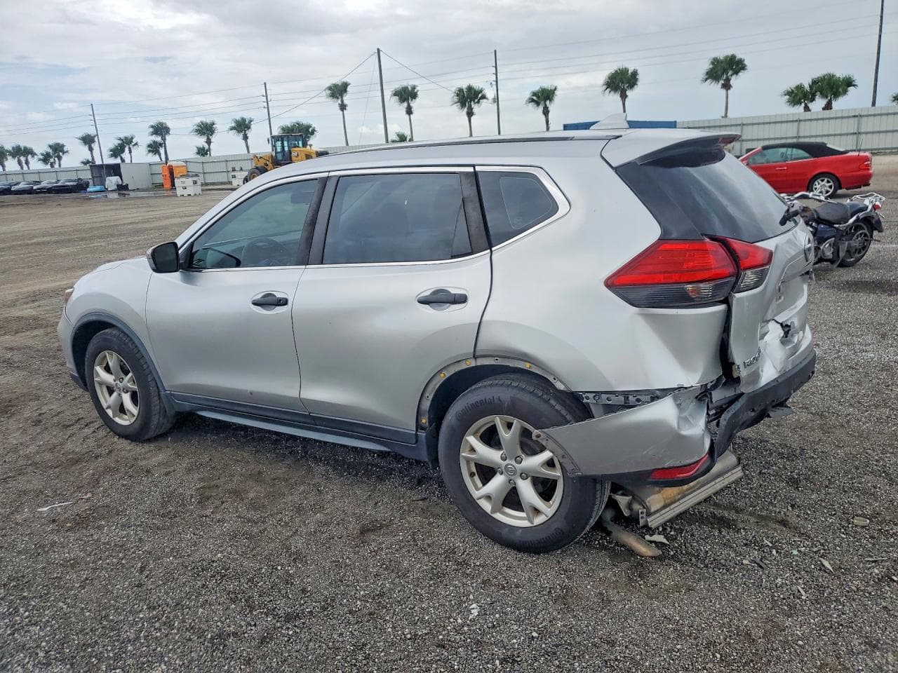 2017 Nissan Rogue S - foto 2