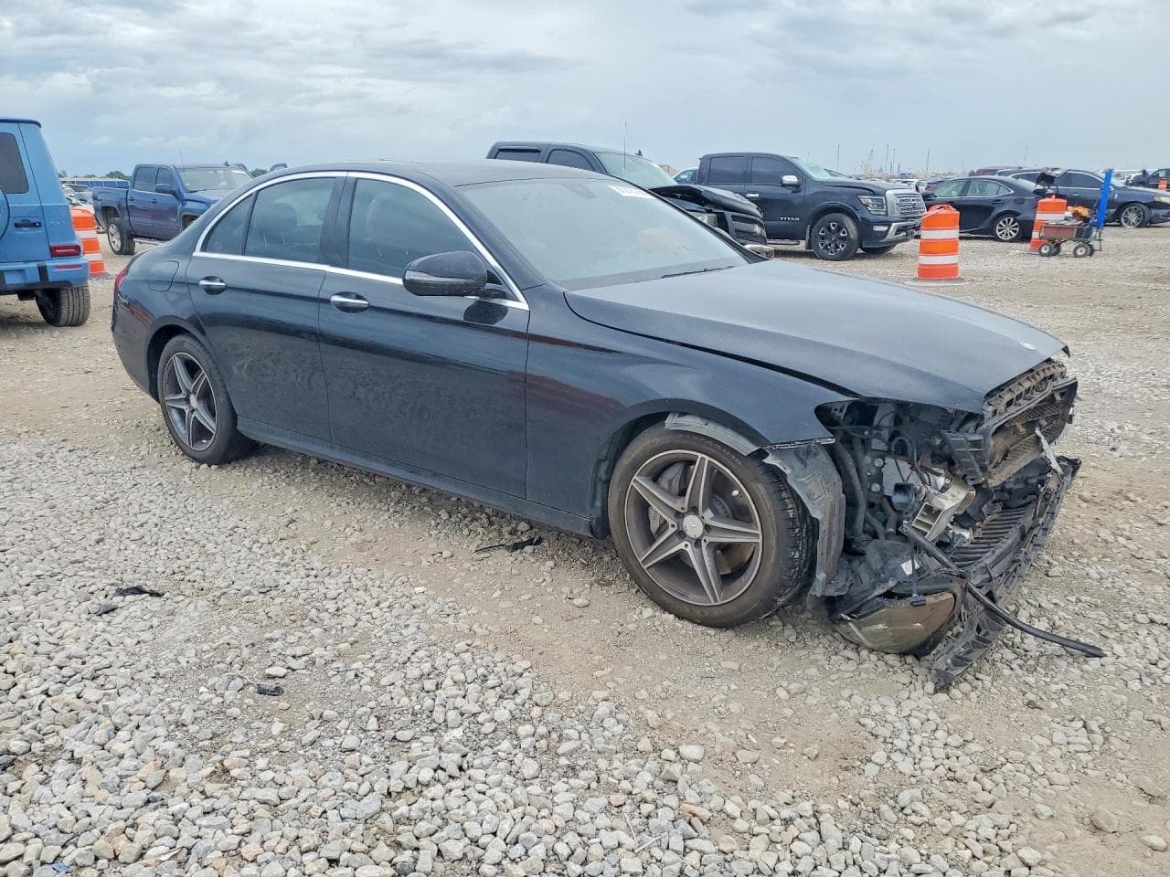 2017 Mercedes-Benz E 300 - foto 4