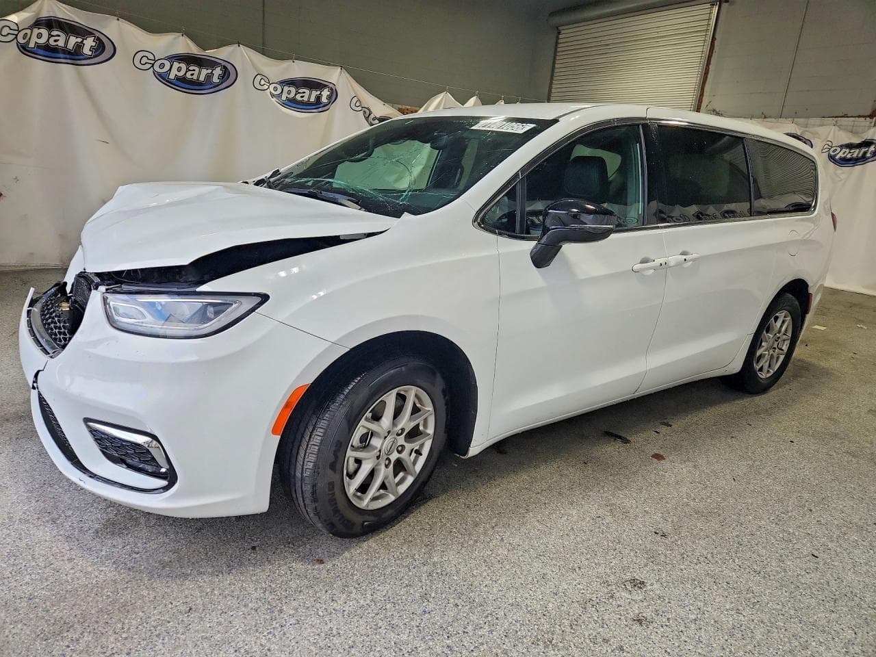 Chrysler Pacifica 2025 z USA