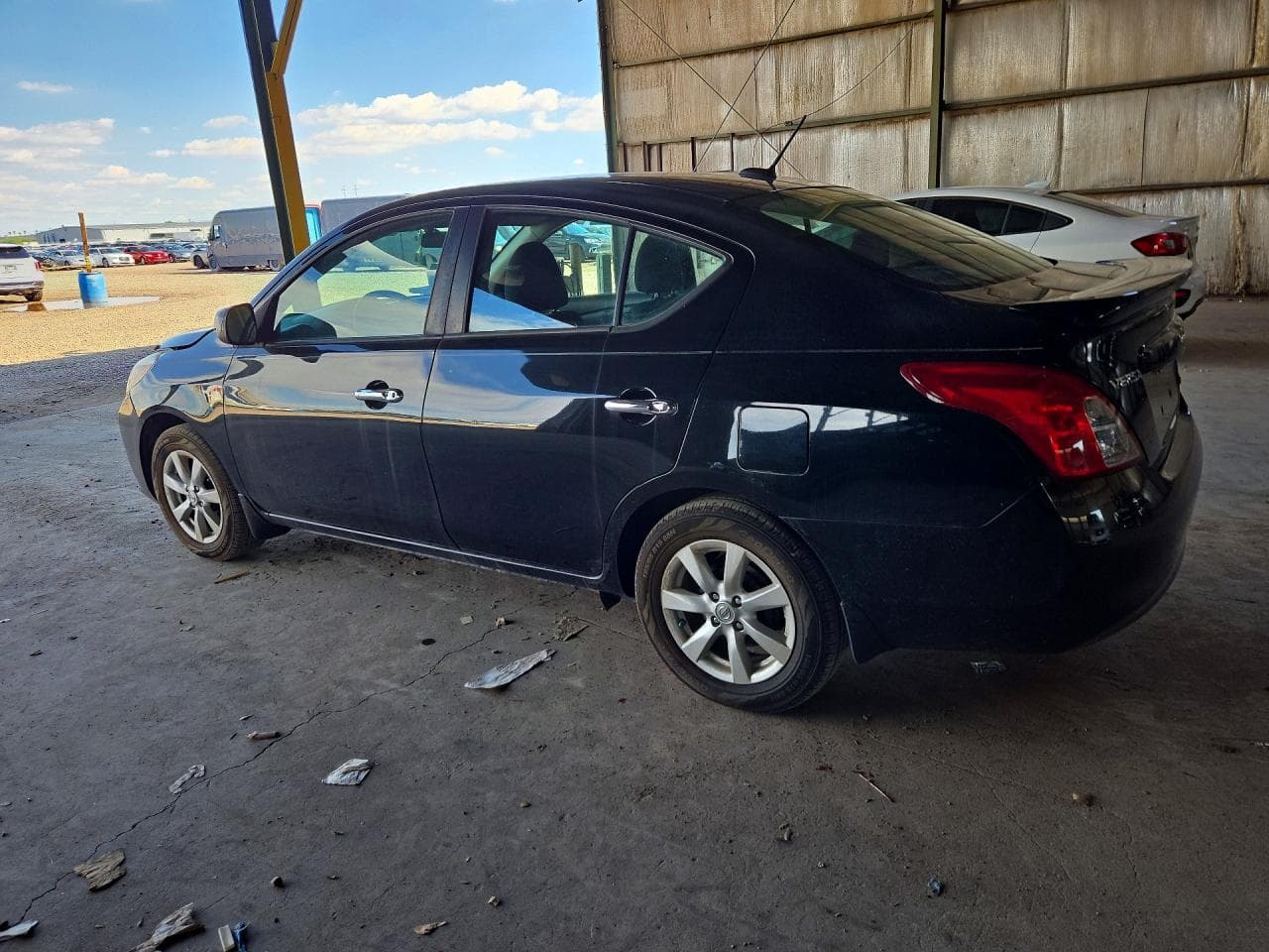 2013 Nissan Versa 1.6 S - foto 2
