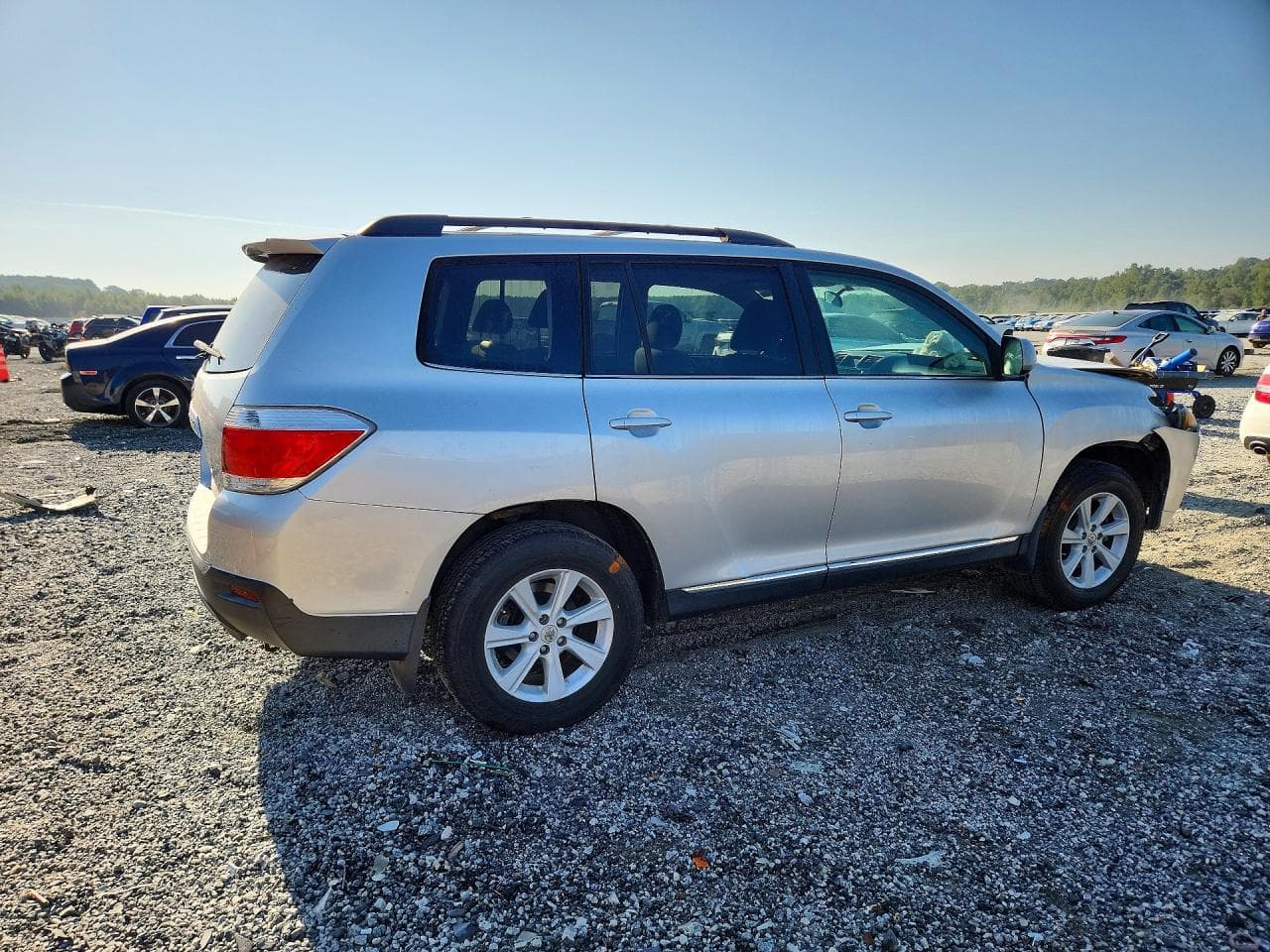 2013 Toyota Highlander Plus - foto 3