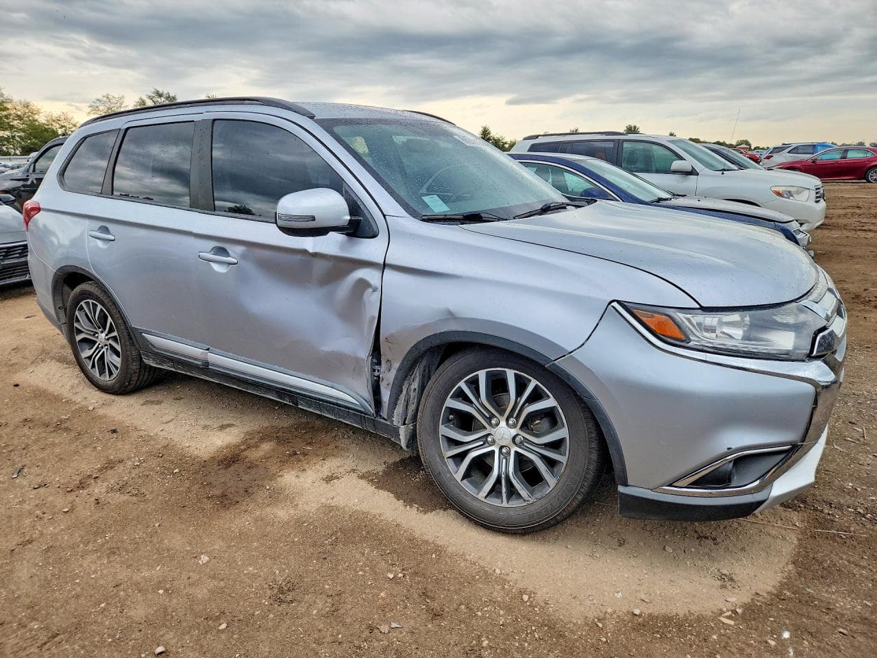 2016 Mitsubishi Outlander Se - foto 4