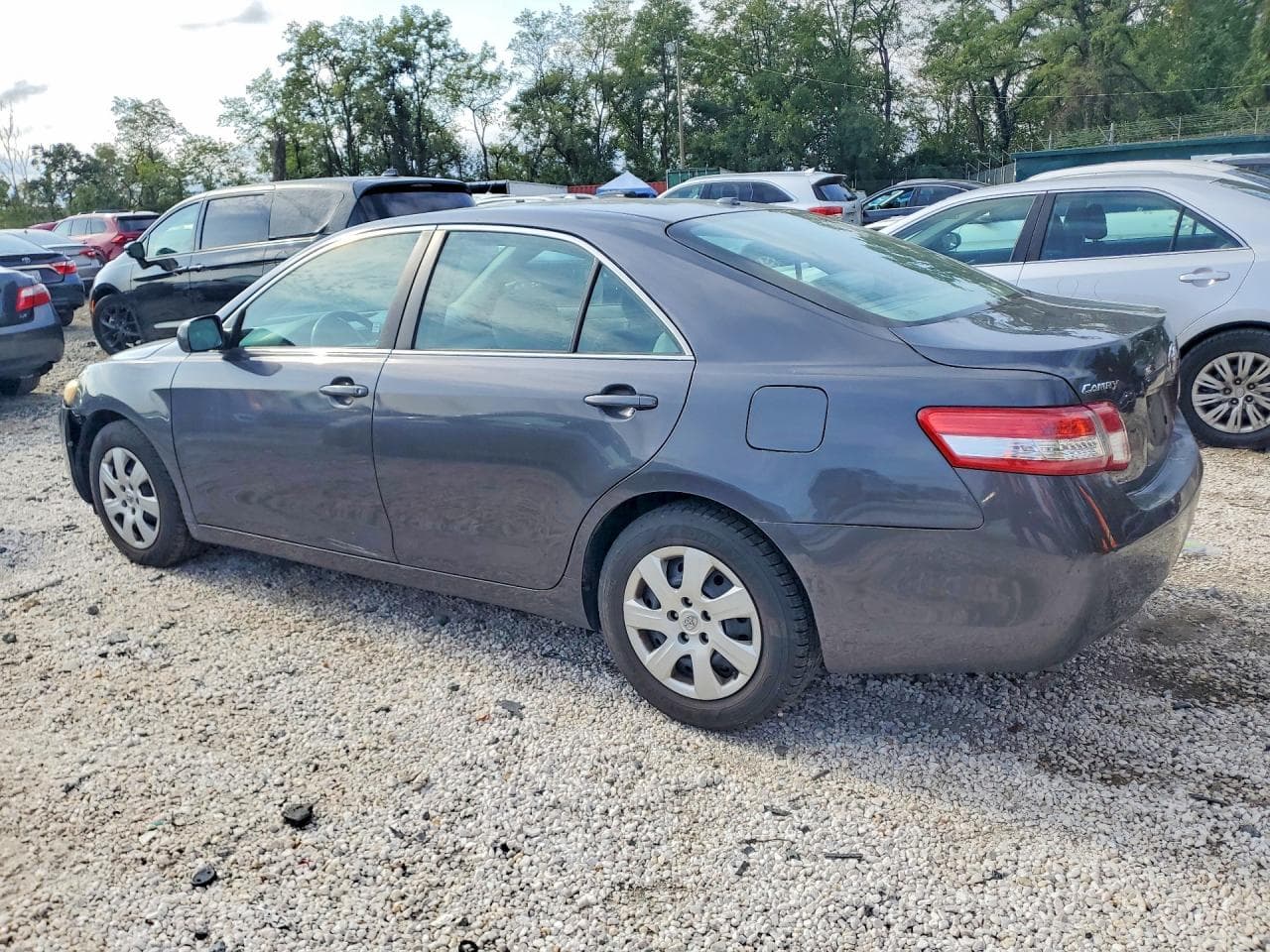 2010 Toyota Camry Le - foto 2