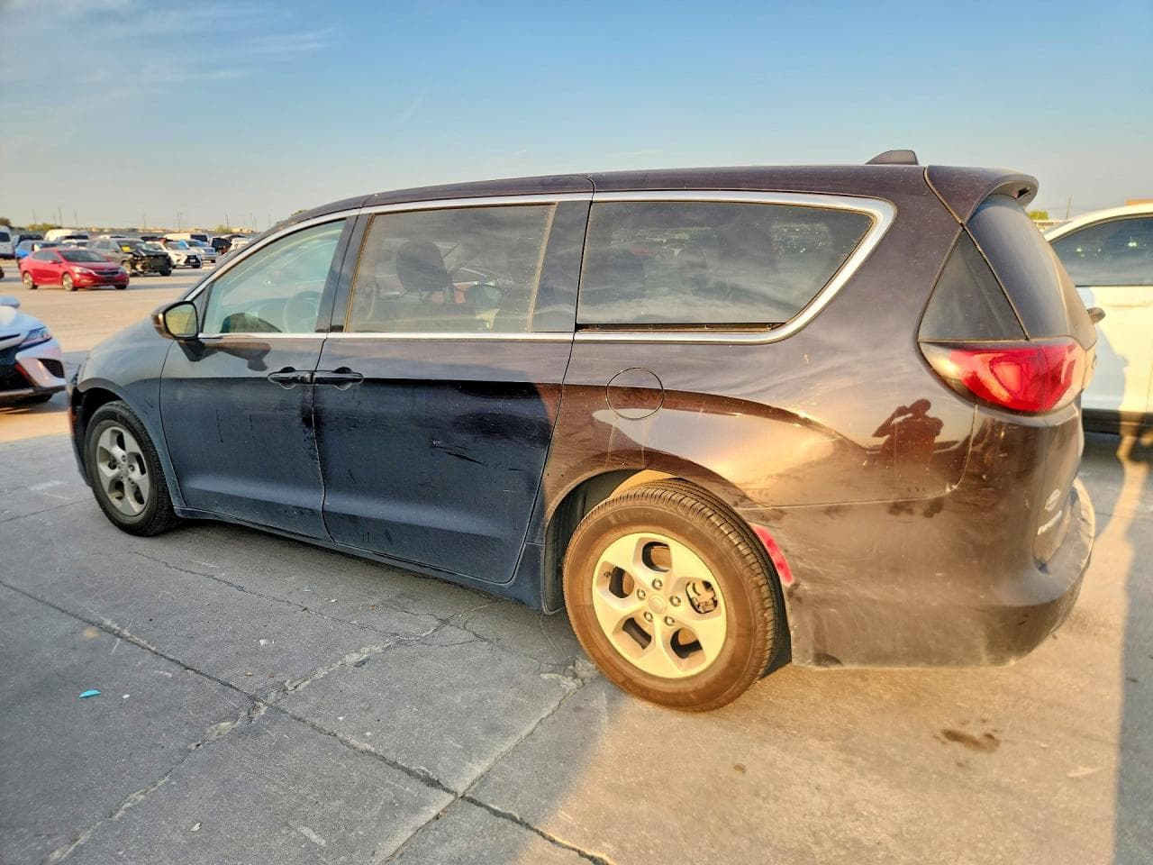 2017 Chrysler Pacifica Lx - foto 2