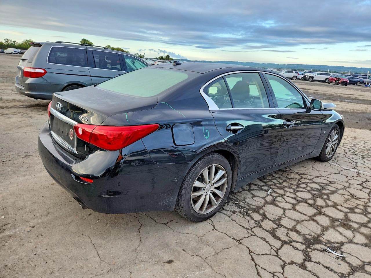 2015 Infiniti Q50 Premium - foto 3