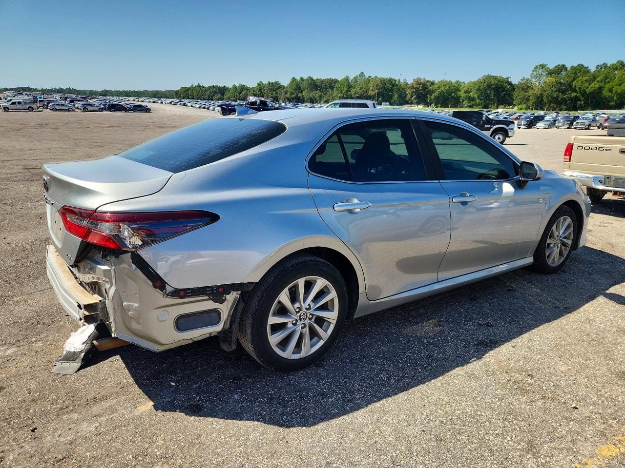 2021 Toyota Camry Le - foto 3