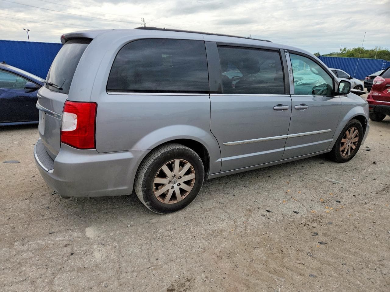 2013 Chrysler Town & Country Touring - foto 3