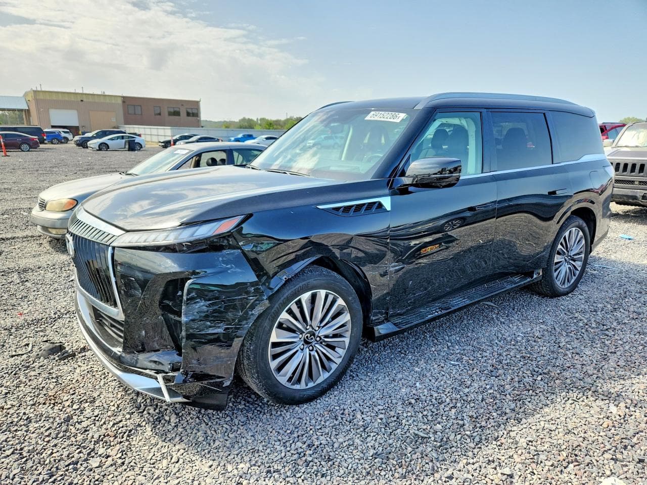 Infiniti QX80 2025 z USA
