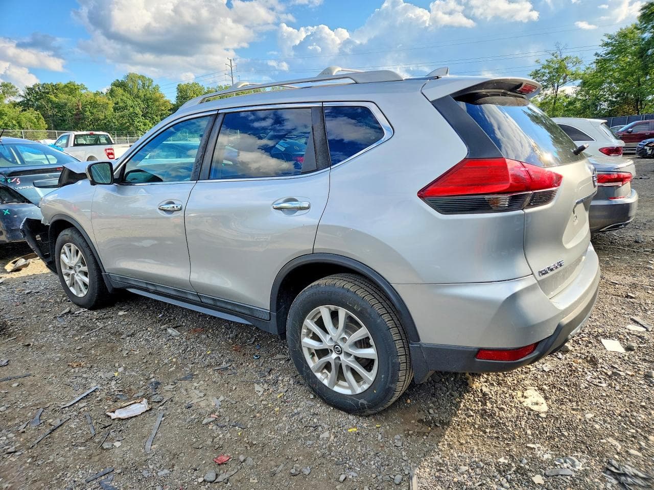 2017 Nissan Rogue Sv - foto 2