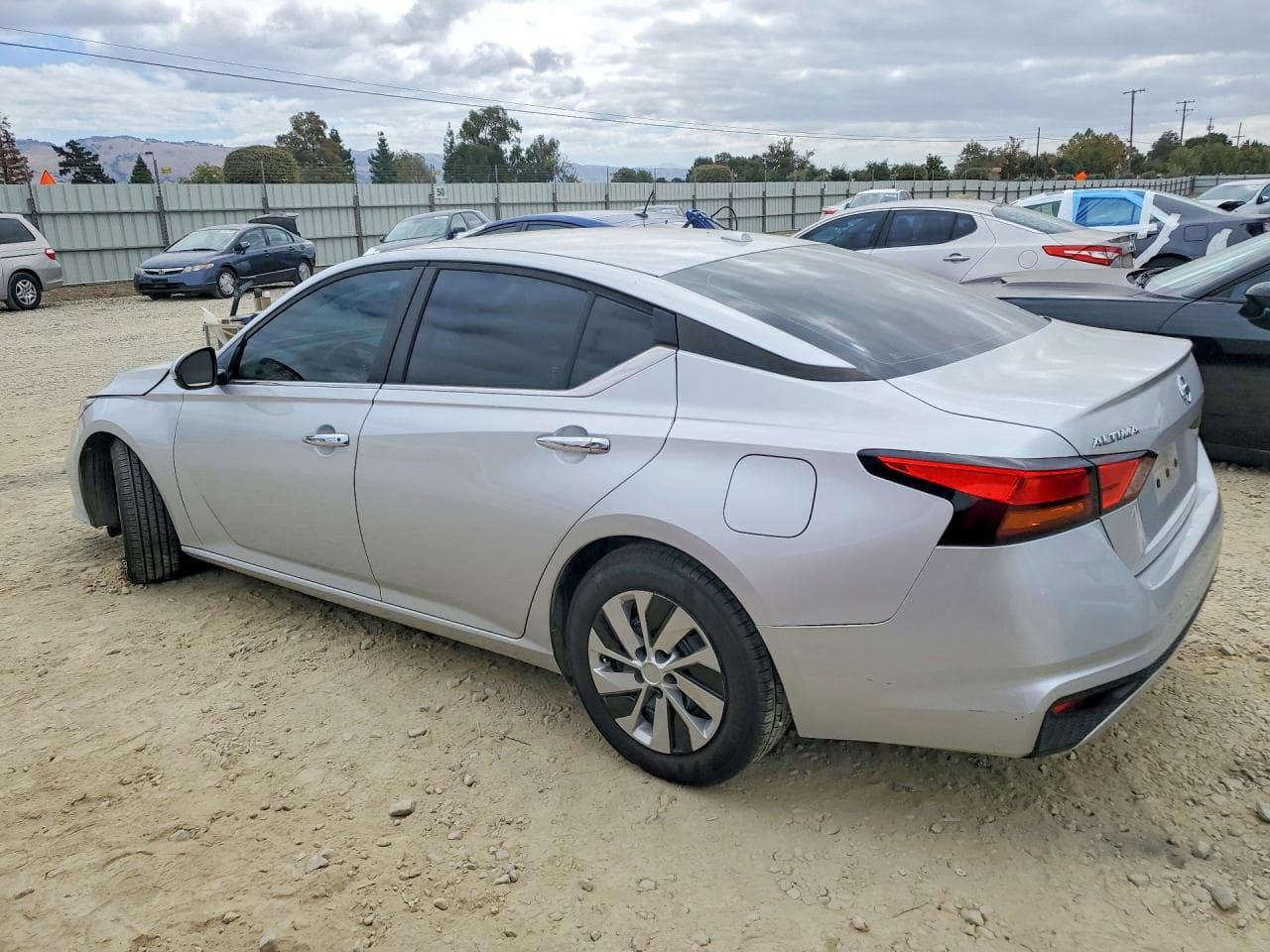 2020 Nissan Altima S - foto 2