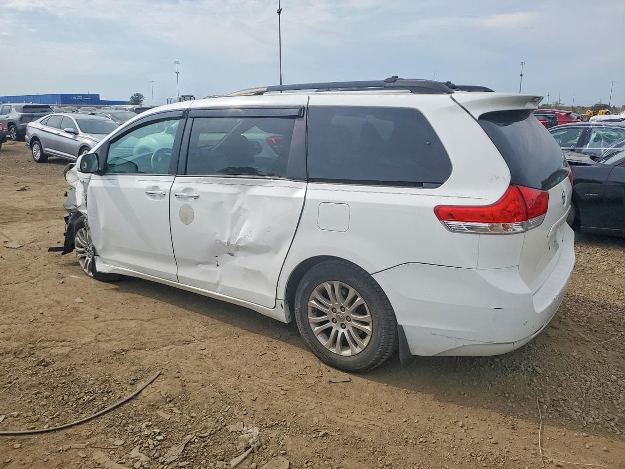 2013 Toyota Sienna Xle 8-Passenger - foto 2