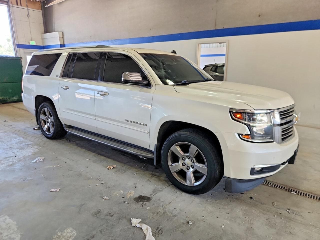 2015 Chev Suburban - foto 4