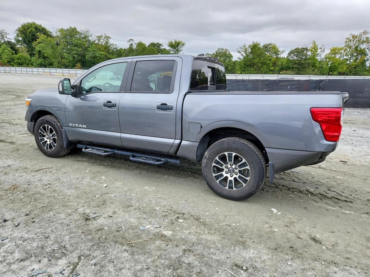 2023 Nissan Titan Sv - foto 2