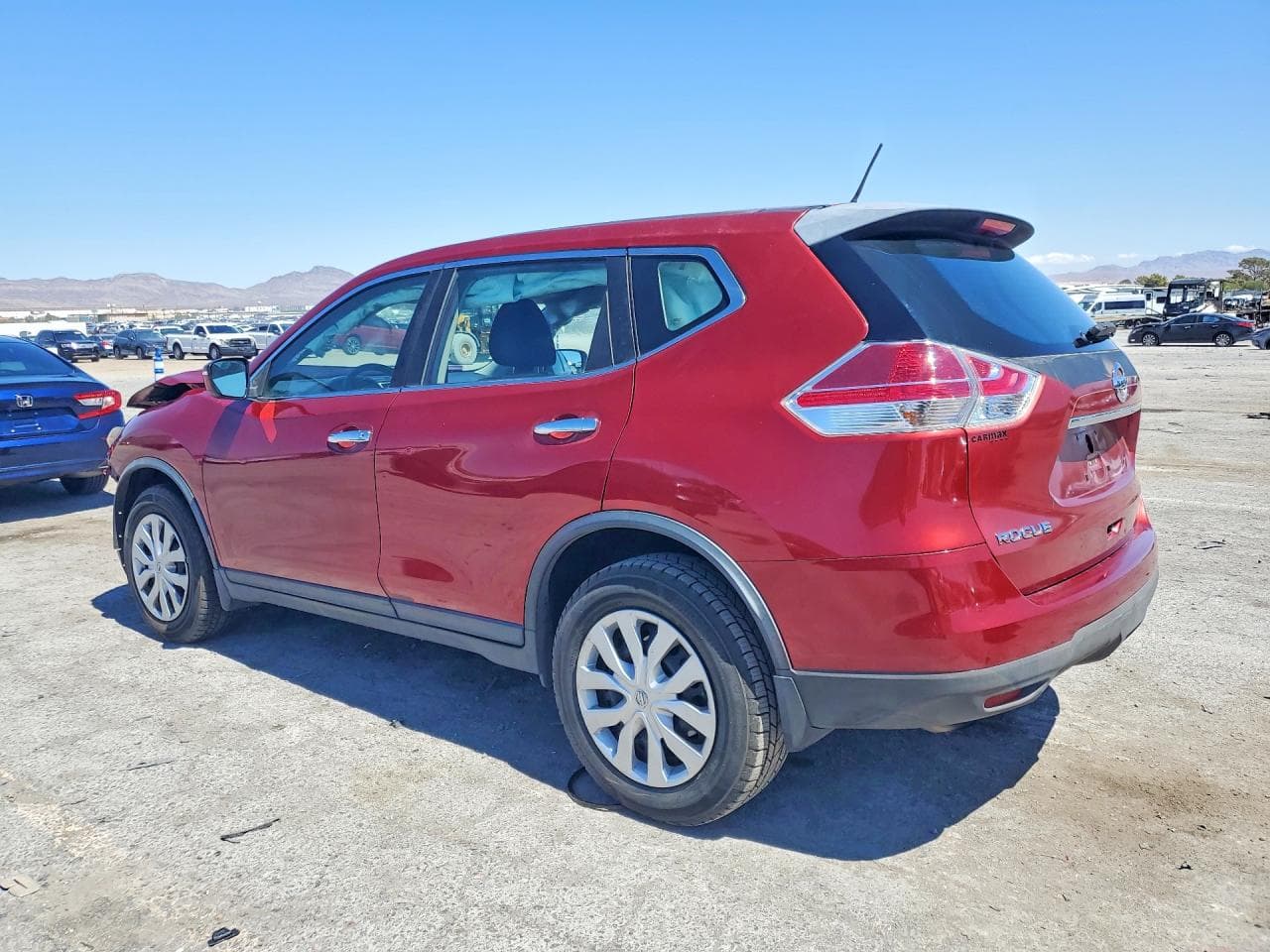 2015 Nissan Rogue S - foto 2