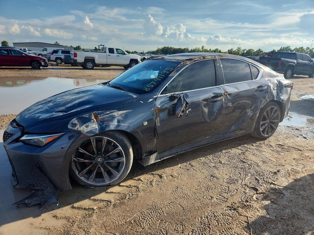 Lexus IS 2021 z USA
