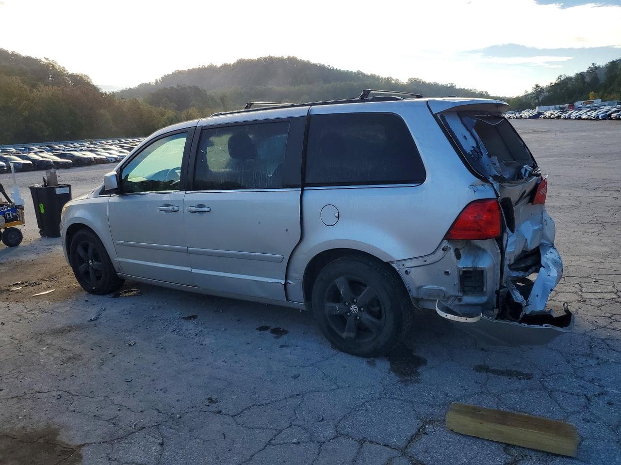 2011 Volkswagen Routan Se - foto 2