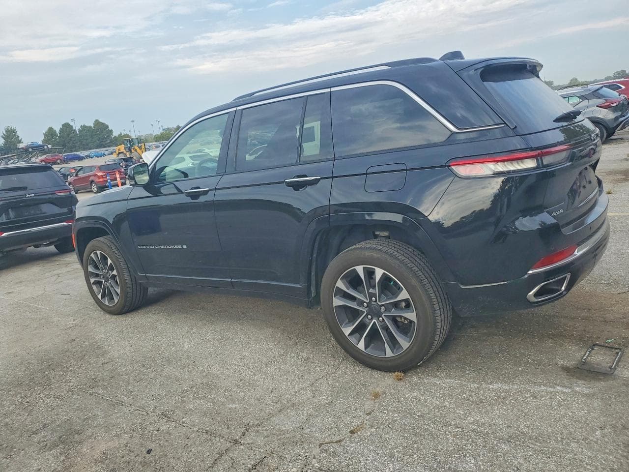 2023 Jeep Grand Cherokee Overland - foto 2