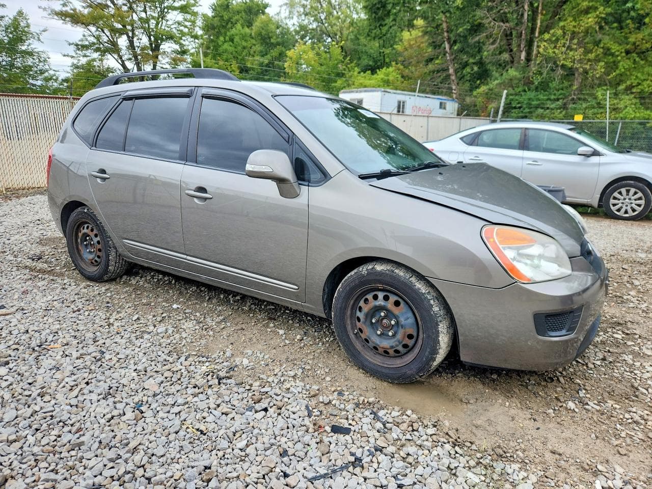 2010 Kia Rondo Lx - foto 4
