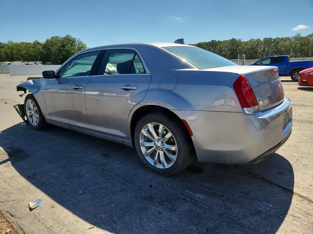 2016 Chrysler 300 Limited - foto 2