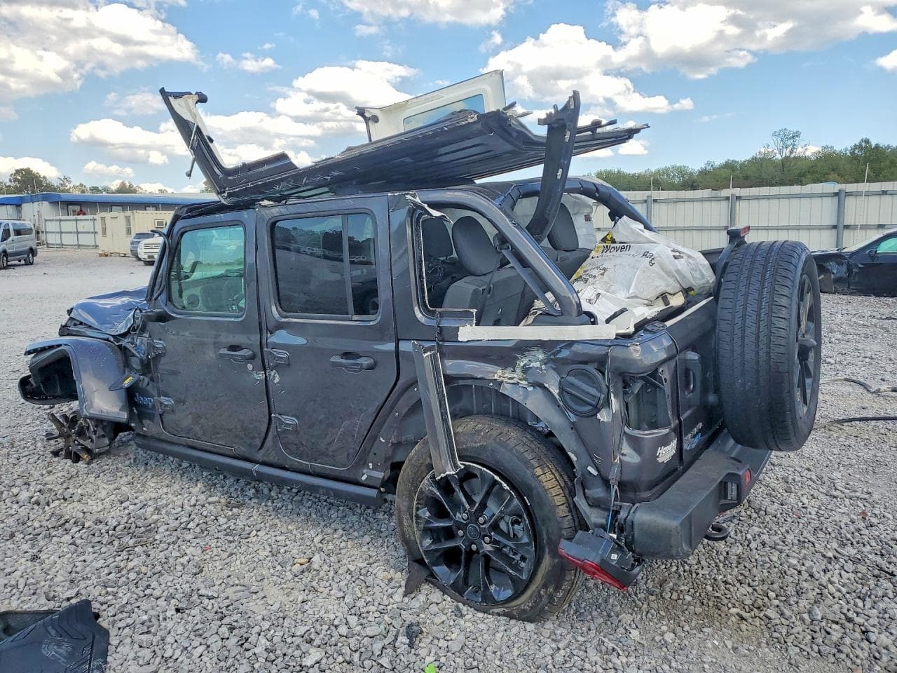 2025 Jeep Wrangler Sahara 4Xe - foto 2