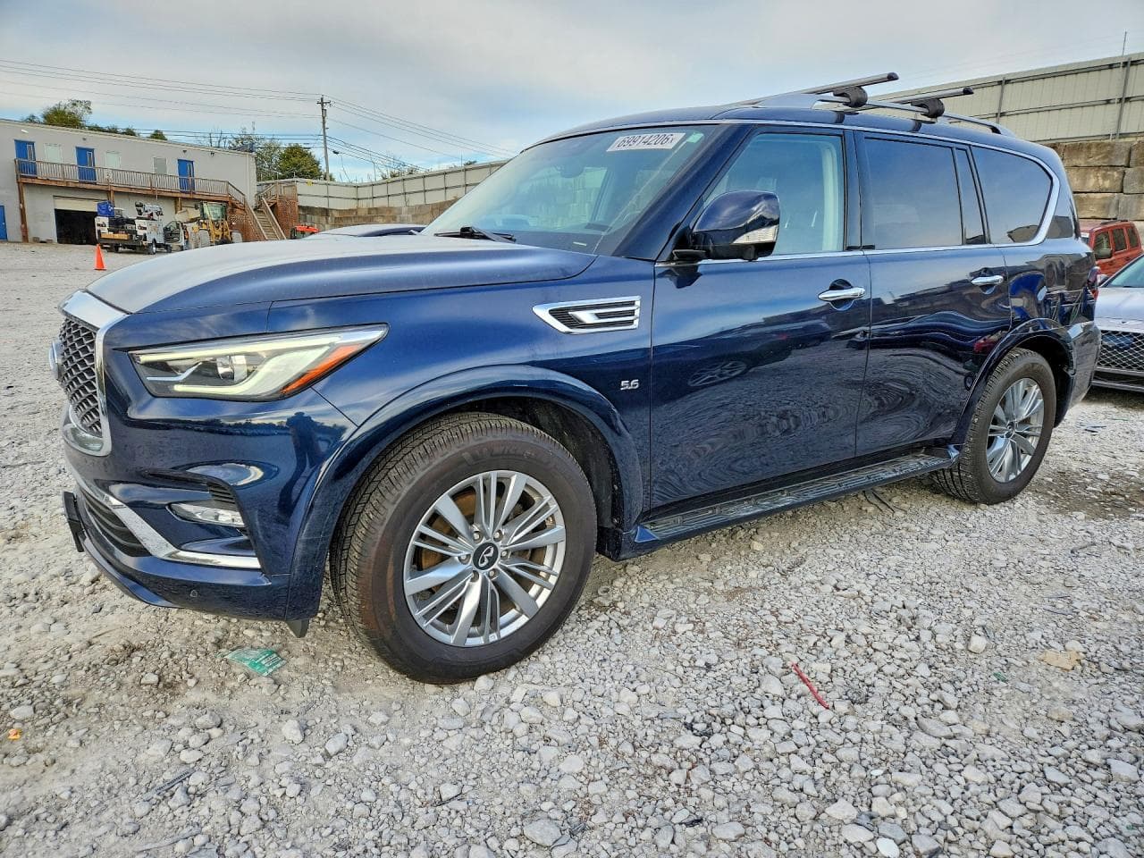 Infiniti QX80 2019 z USA