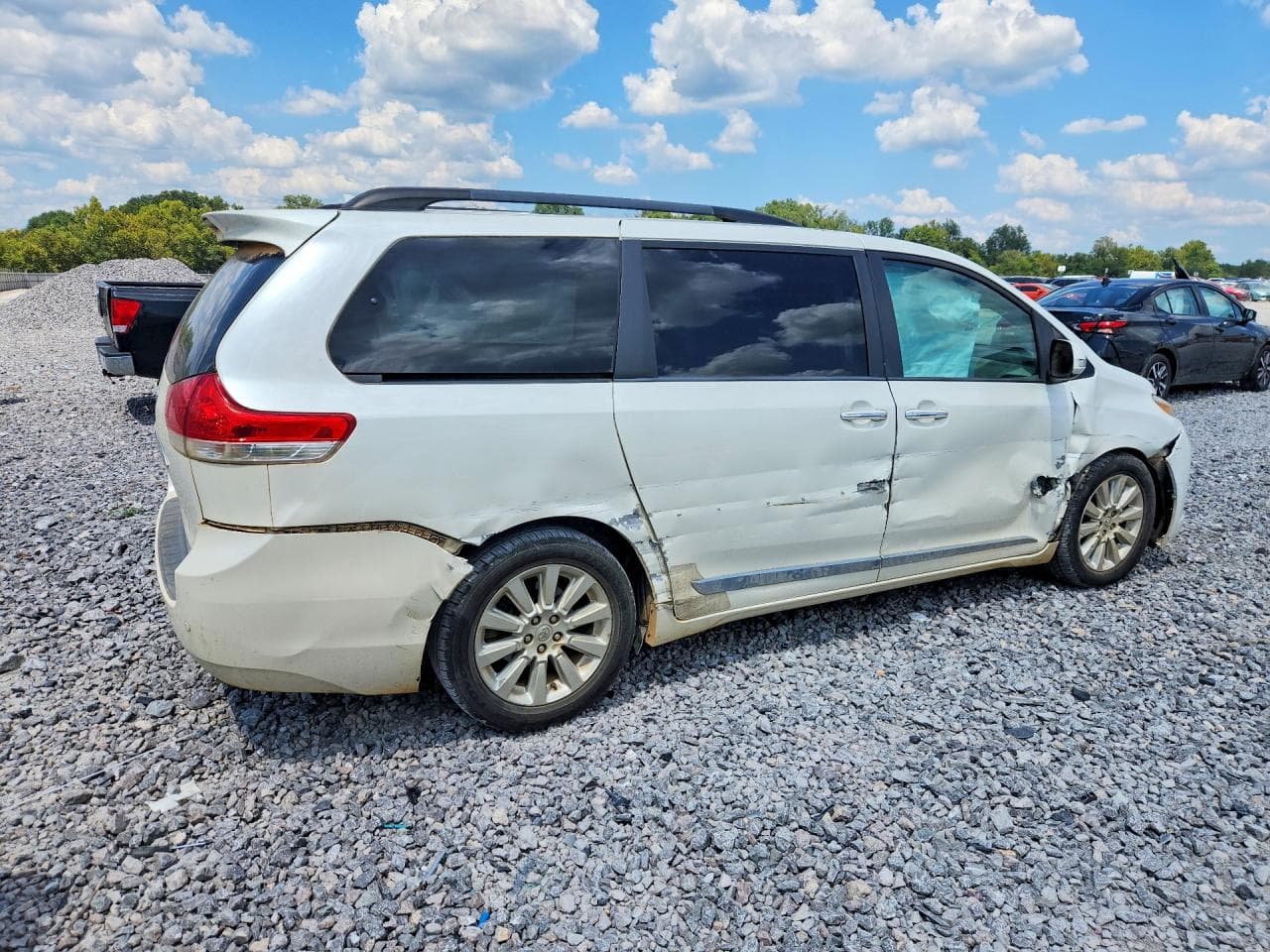 2014 Toyota Sienna Limited 7-Passenger - foto 3