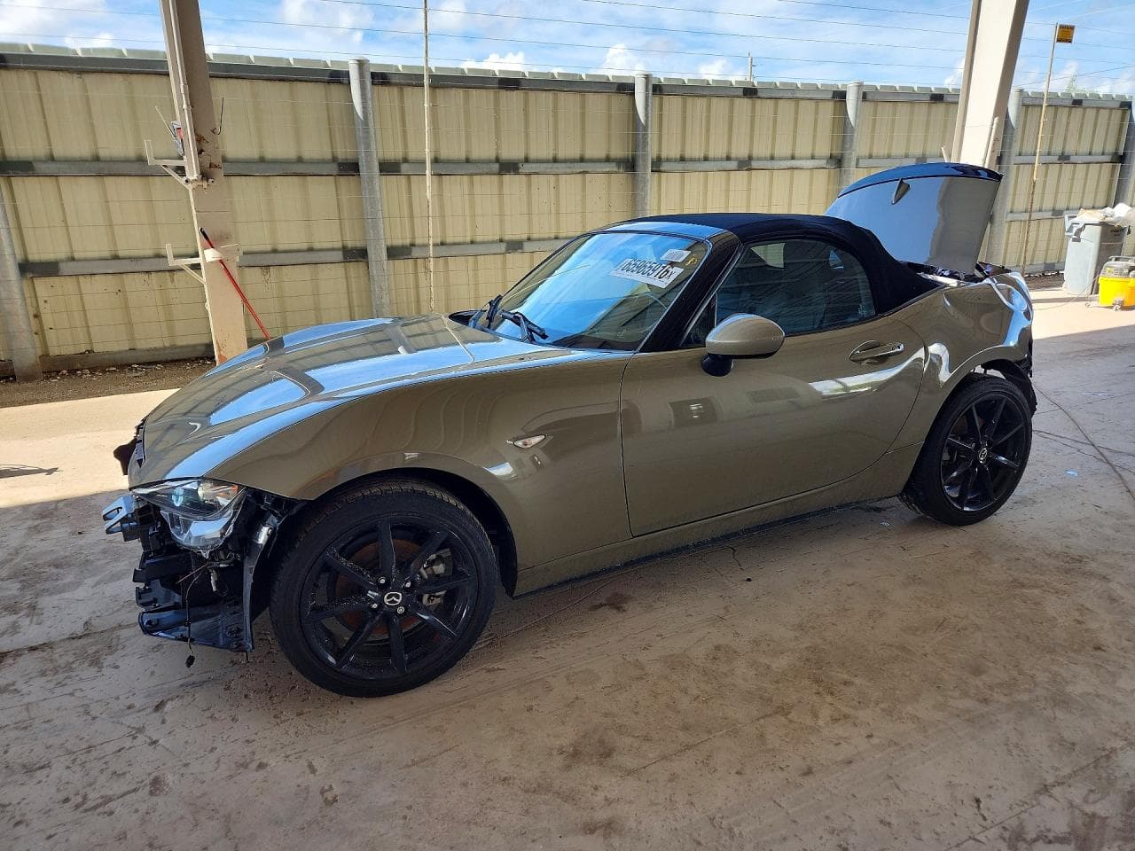 Mazda MX-5 2023 z USA
